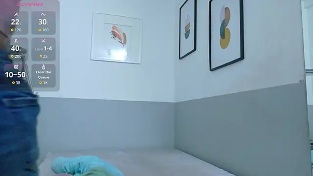 cutepetitee online show from June 5, 7:31 pm