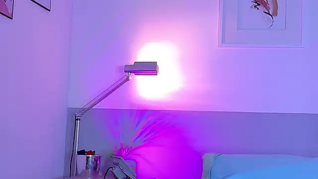 cutepetitee online show from January 14, 8:03 pm