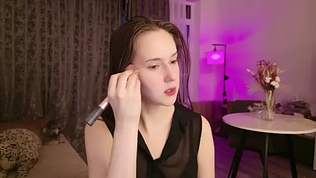 LucyRose3 online show from April 6, 5:25 pm