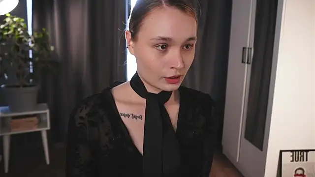 lisa schiele online show from October 14, 5:10 am