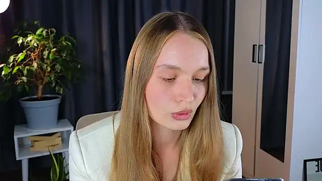 lisa schiele online show from September 13, 8:06 pm