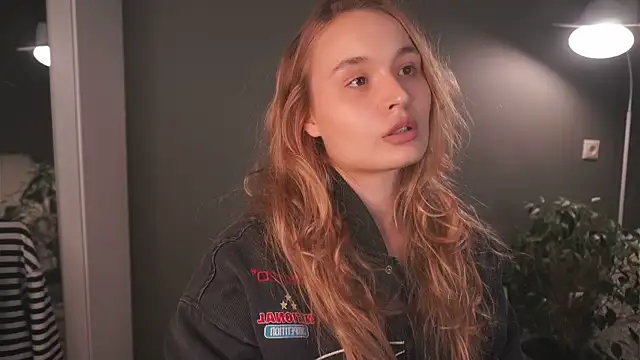 lisa schiele online show from November 19, 8:20 pm