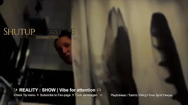 SwingWingWomanSweden online show from December 17, 9:41 pm