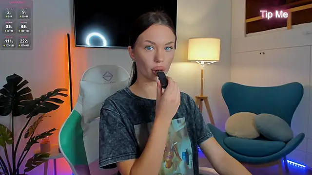 Cherry   Kiss online show from May 3, 6:06 am