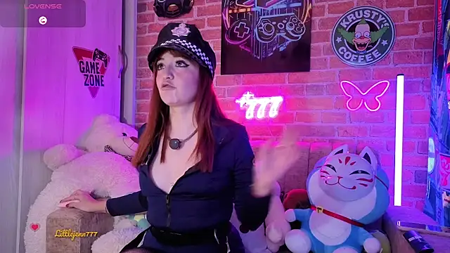 Snapshot of Littlejenn777_ chatting on October 21, 12:36 am Littlejenn777 online show from October 21, 12:36 am