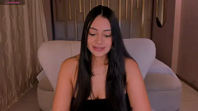 AmbarJames  online show from April 13, 11:22 am