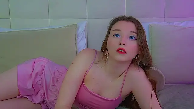 KeiraAsti online show from March 8, 6:28 am