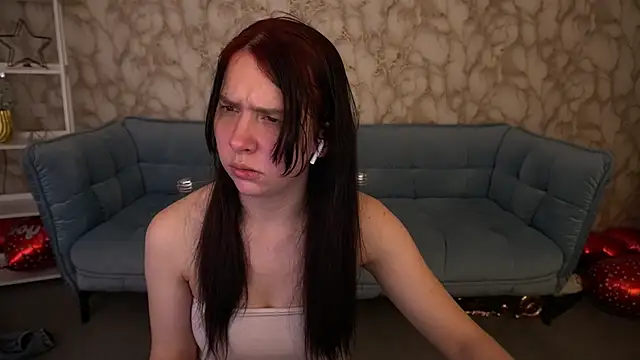 LiviaShy online show from April 18, 7:18 pm