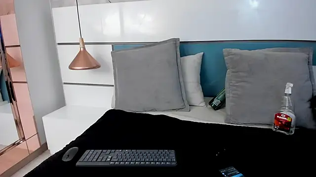 Ashkoreh online show from March 26, 10:00 pm