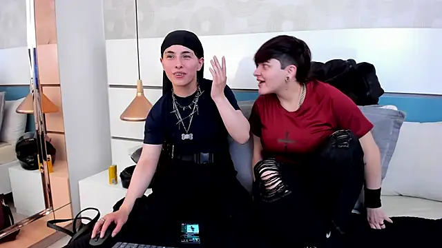 Ashkoreh online show from April 18, 7:18 pm