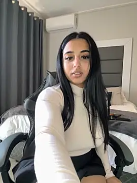 LilMisIndianx online show from October 4, 8:53 am