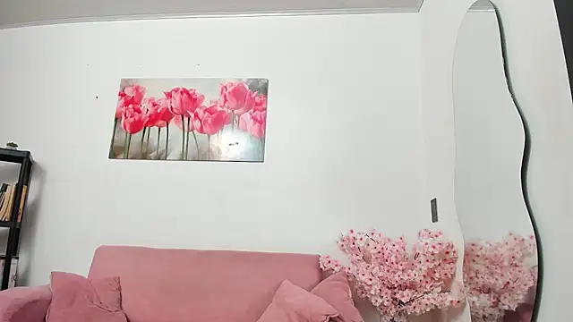 pinky f00x online show from June 4, 7:40 pm