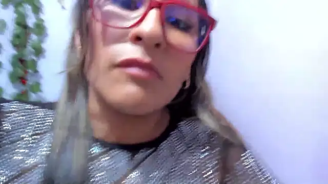 NataliaAndJulliam online show from February 20, 5:50 am