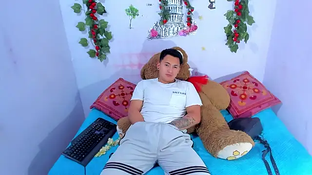 NataliaAndJulliam online show from September 13, 5:26 am