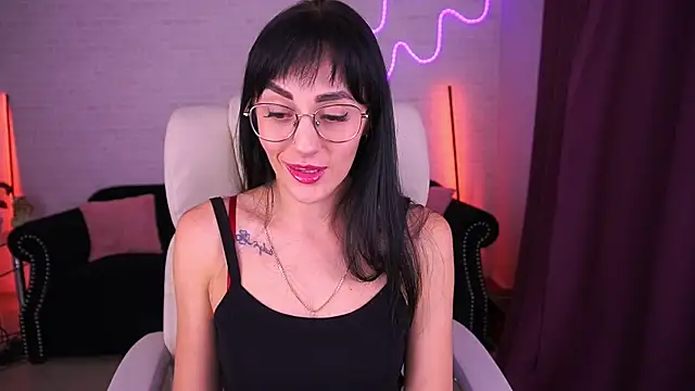 EviLune online show from December 4, 9:59 pm