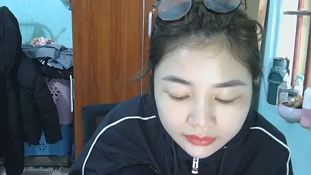 Uhem112 online show from December 17, 2:17 am