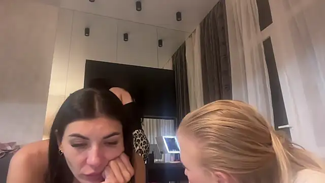 RamonaXKitty online show from September 28, 6:13 pm