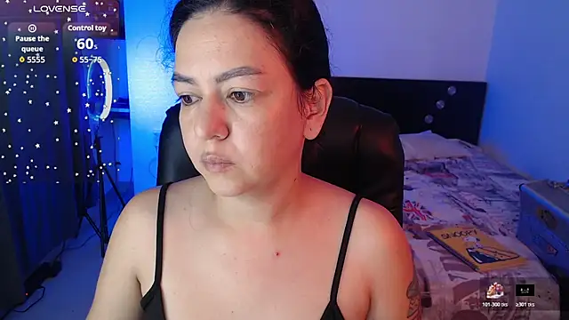 Abbyjoness21 online show from October 27, 10:00 am