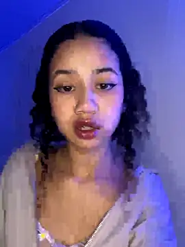 jadee8 online show from November 27, 8:45 pm