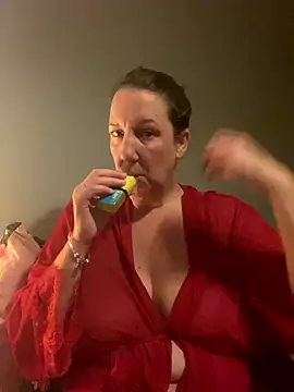 X-Victoria-X online show from November 6, 5:24 am