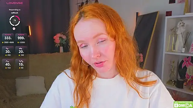 JoyceJones online show from December 1, 8:44 pm