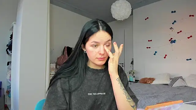 EwelynScott online show from February 5, 2:42 pm