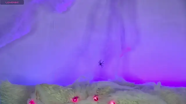 AlysonHuxley  online show from October 28, 4:57 pm