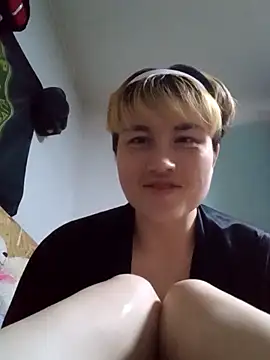 MoonIrene online show from October 26, 5:52 pm