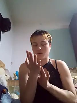 MoonIrene online show from September 29, 2:11 pm