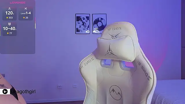 IamLuna2006 online show from April 13, 4:47 am