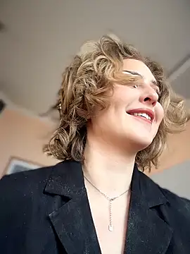 KellyKeler online show from April 16, 10:48 am