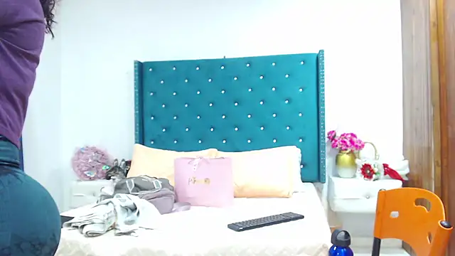 KimScarleth online show from September 12, 1:40 pm