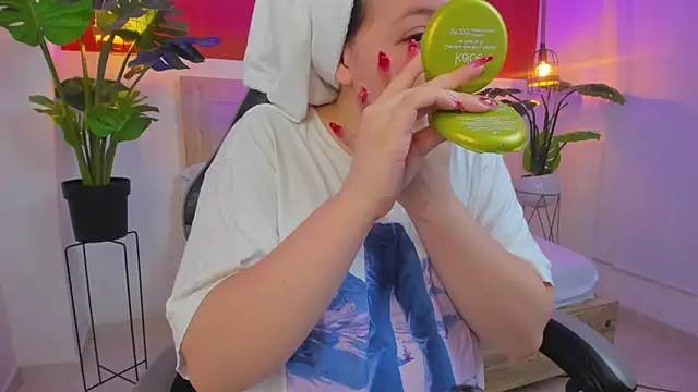 kitty sweeety  online show from February 3, 7:29 pm