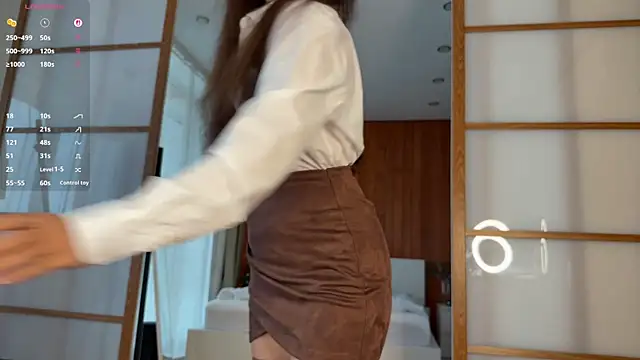 PlumyBun online show from April 18, 12:13 am