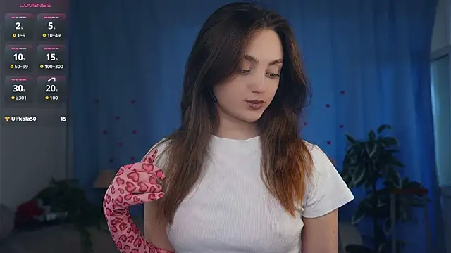 LoraDavi online show from September 12, 7:40 am