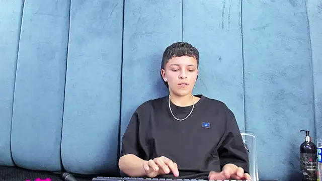 Megan Thompson  online show from February 13, 2:24 am