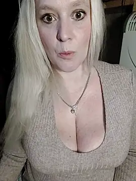 Bouncy-Bella28X online show from October 19, 11:56 am