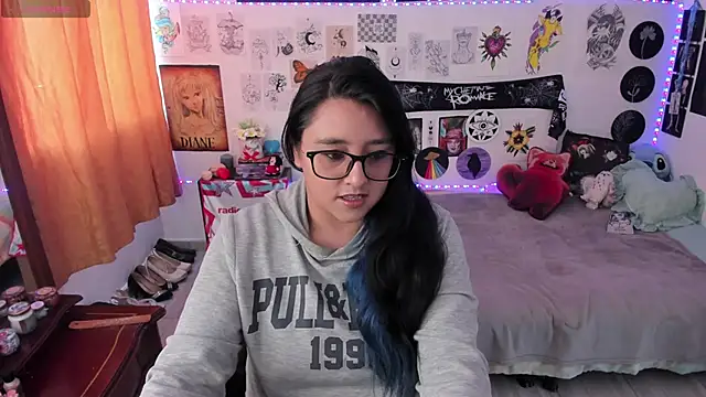 Cherry blush  online show from April 3, 9:13 pm