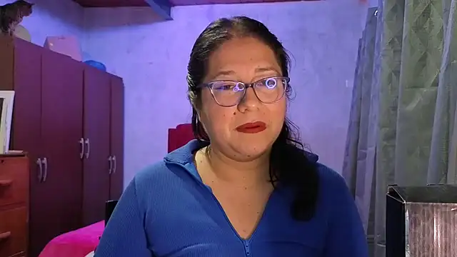 scarlett widow  online show from April 24, 4:04 am