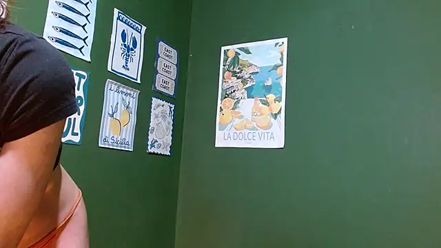 Roxiehood online show from October 25, 2:52 am