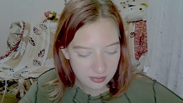 Lily Ember online show from December 14, 8:03 pm