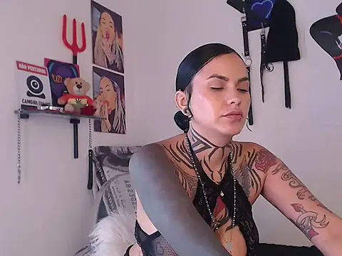 Sofia May online show from February 5, 6:22 pm