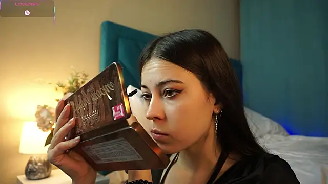 ywixos online show from November 20, 1:34 pm