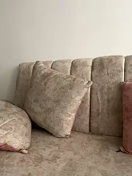 Issa Santana online show from October 4, 8:57 pm