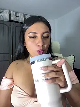 Issa Santana online show from September 15, 8:05 pm