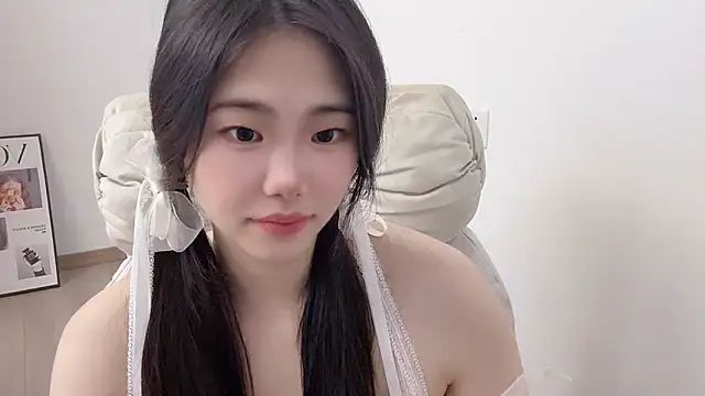 suki-1 online show from June 3, 9:54 am