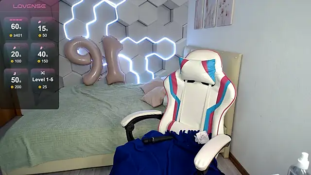 aliicemeow online show from June 3, 2:23 am
