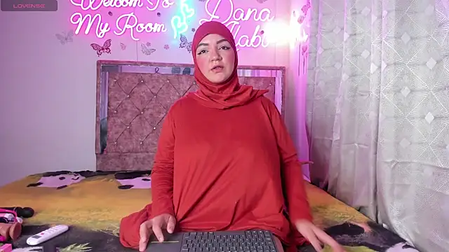 Dana-Alabi online show from April 20, 8:23 pm