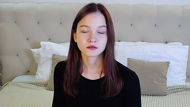 MichelleRoux online show from November 7, 1:17 pm