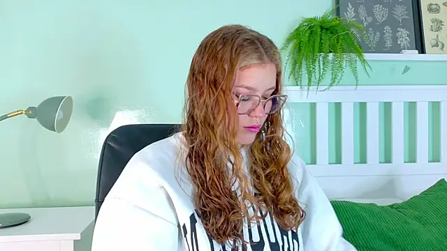 Snapshot of BelaMiller_ chatting on October 20, 12:08 pm BelaMiller online show from October 20, 12:08 pm